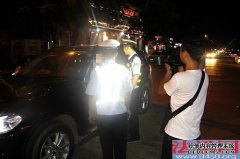 河南固始交警一夜查处严重交通违法27起